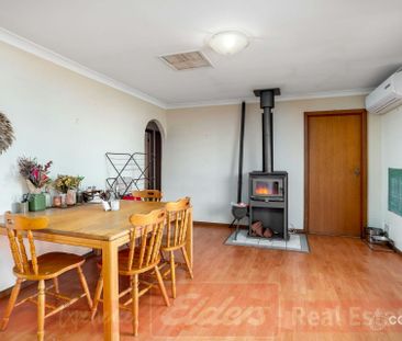 FAMILY HOME WITH LARGE BACKYARD IN EATON - Photo 3