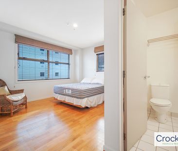 Spacious 3 bedroom 2 Bathroom apartment with amazing views and carp... - Photo 5