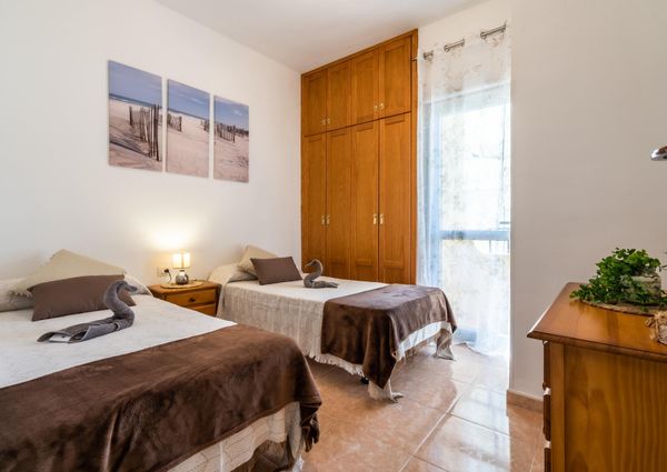 ALQUILER TEMPORAL EN LOS CRISTIANOS. DISPONIBLE ÚNICAMENTE LOS MESES DE MARZO A SEPTIEMBRE – 0067-03995