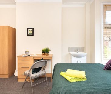 5 bedroom terraced house to rent - Photo 3