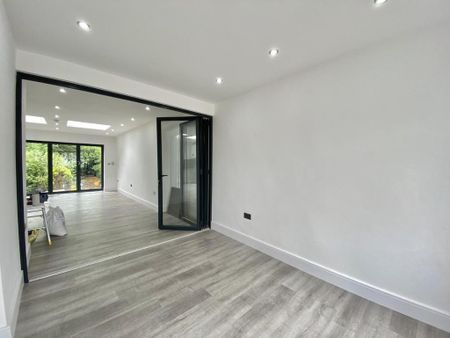 3 bedroom terraced house to rent - Photo 3