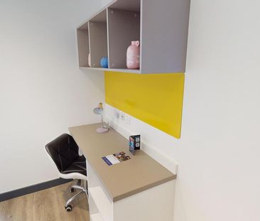 1 bedroom in a flat share to rent - Photo 3