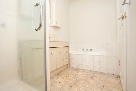 3/174 Prospect Hill Road, Canterbury VIC 3126 - Apartment For Rent | Domain - Photo 4