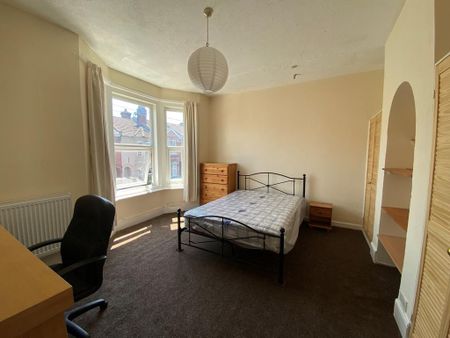 4 bedroom terraced house to rent - Photo 5