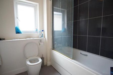 6 bedroom house to rent - Photo 3