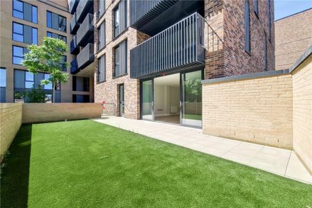 3 bedroom apartment to rent - Photo 2