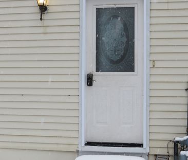 For Lease - 195 Castlebar Crescent, Oshawa, Ontario - Photo 5