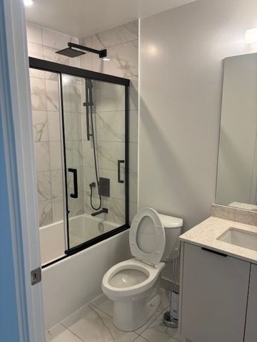 For Lease - 202 Burnhamthorpe Road Unit# 203, Mississauga, Ontario - Photo 4