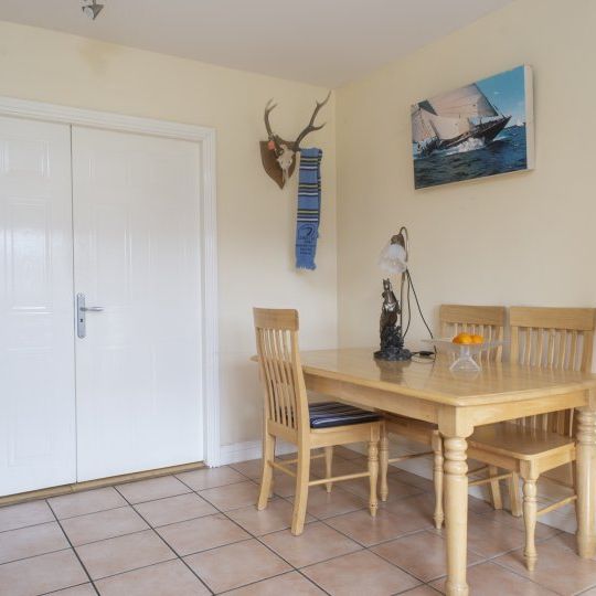 Room for rent in cosy 2-bedroom house in Citywest - Photo 1