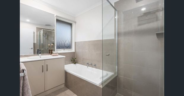 146 Hayrick Lane, MOOROOLBARK - Photo 1