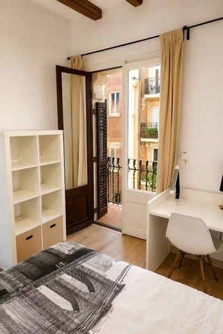 Carrer de Vallhonrat, Barcelona, Catalonia 08004 - Photo 3