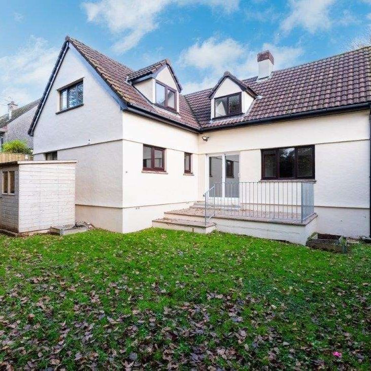 Four bedroom detached house in the village of Mylor Bridge on the south coast about 5 miles from Falmouth. To let for 12 months. - Photo 1