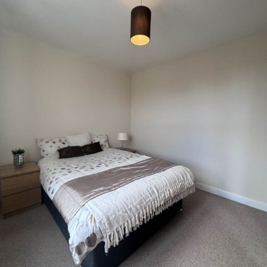 Hough Lane (room 1) , Bramley, Leeds - Photo 1