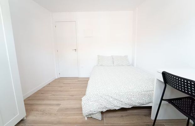 Calle de Manuel Maroto, Madrid, Community of Madrid 28053 - Photo 1