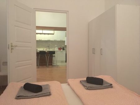 Izabella utca - Fotó 3