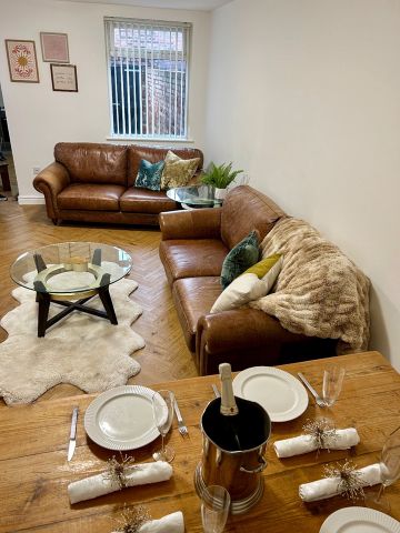 7 Bed Terraced House, Lawrence Road, L15 - Photo 3