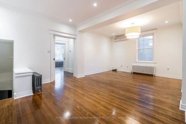 Detached Home For Lease | E9036091 - Photo 1