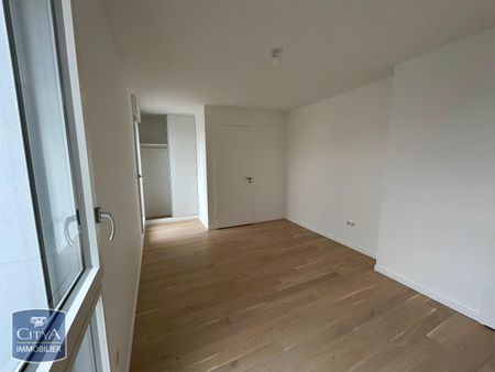 Location Appartement 4 pièces 90m² RUEIL MALMAISON 92500 - Photo 2