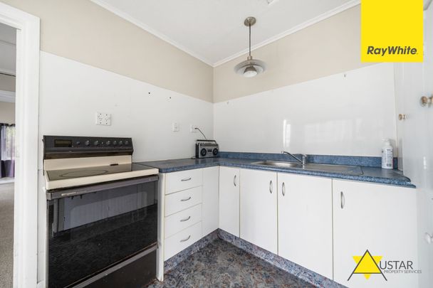 Cozy 2-Bedroom Home in the Heart of Stanmore Bay - Photo 1