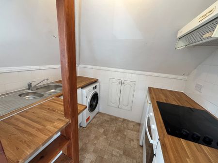 2 bedroom apartment to rent Danecourt Road, Poole, BH14 - Photo 3