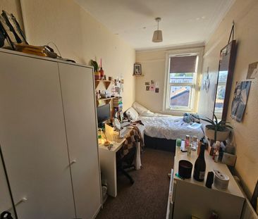 6 Bed - 65 Richmond Avenue, Hyde Park, Leeds - LS6 1DB - Student - Photo 6