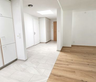 Wohnung mit Weitsicht auf umliegende Berge und Seeblick - Foto 2