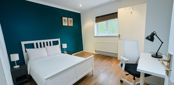Room in a Shared House, Manchester, M15 - Photo 2