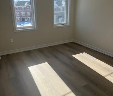 For Lease - 62 Ziibi Way Unit# (Main), Clarington, Ontario - Photo 6