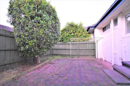 1/32 Simpsons Road, Box Hill - Photo 5