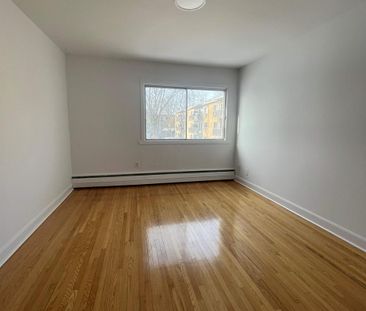 1 CH - 1 SDB - Montréal - $1,300 /mo - Photo 3