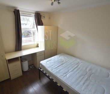4 bedroom terraced house to rent - Photo 2