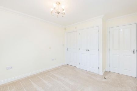 2 bedroom apartment to rent Alexandra Court, Deanfield Close, Hamble, Southampton, SO31 - Photo 2