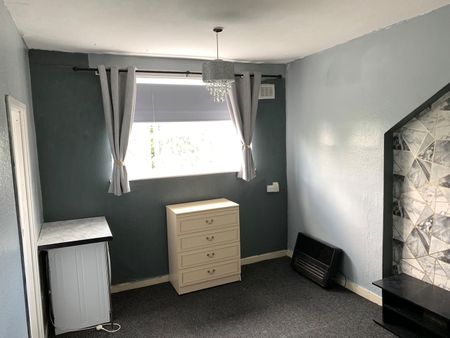 Studio Flat, Cambrian Terrace, LS11 - Photo 3