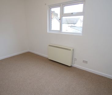 61 Hewlett Road, Cheltenham GL526AD - Photo 2