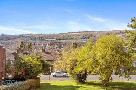 5 bedroom semi-detached house to rent - Photo 3
