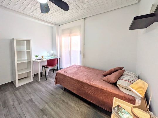 Carrer de Bailén, Burjassot, Valencian Community 46100 - Photo 1