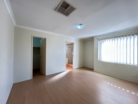 16 Sarah Close, Canning Vale WA 6155 - House For Rent - $750 | Domain - Photo 3