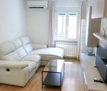 Piso de alquiler en Calle de Francisca Calonge, Valdeacederas - Photo 1