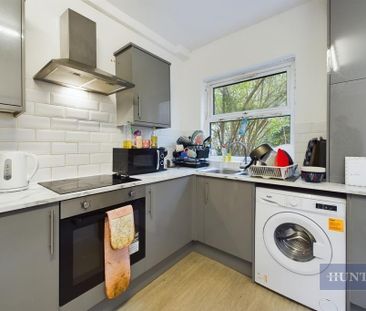 4 bedroom terraced house to rent - Photo 6