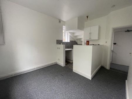 1 bedroom flat to rent - Photo 4