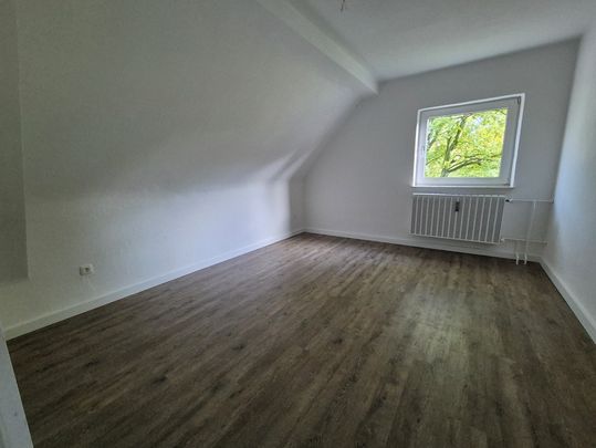 Ideal für Singles – Schicke Dachgeschosswohnung! - Photo 1