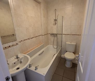 1 bed Apartment - To Let - Photo 3