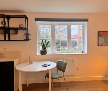 2 Bed Flat, John Williams Close, SE14 - Photo 2