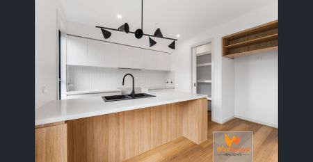 NEAR NEW HIGH-END LUXURY IN CLYDE NORTH! - Photo 2