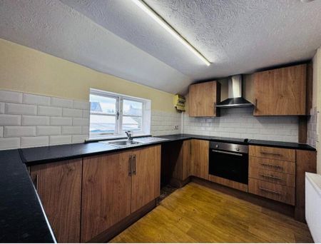 3 bedroom apartment to rent - Photo 2