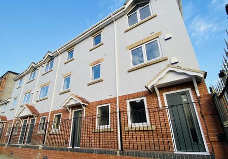 1 bedroom penthouse to rent - Photo 4