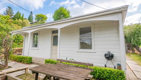 Sunny and Spacious 4-Bedroom home - Photo 4