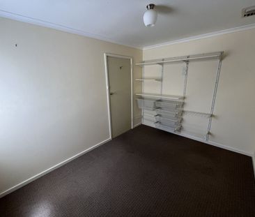 33 Hurcombe Crescent, Port Augusta West - Photo 5