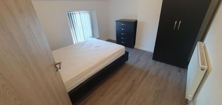 7 bedroom terraced house to rent - Photo 4