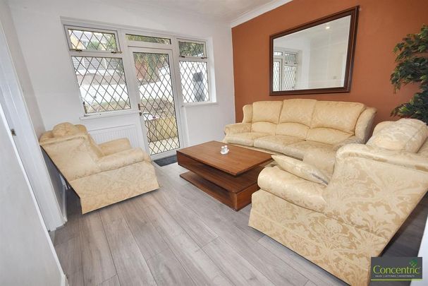 4 bedroom detached bungalow to rent - Photo 1